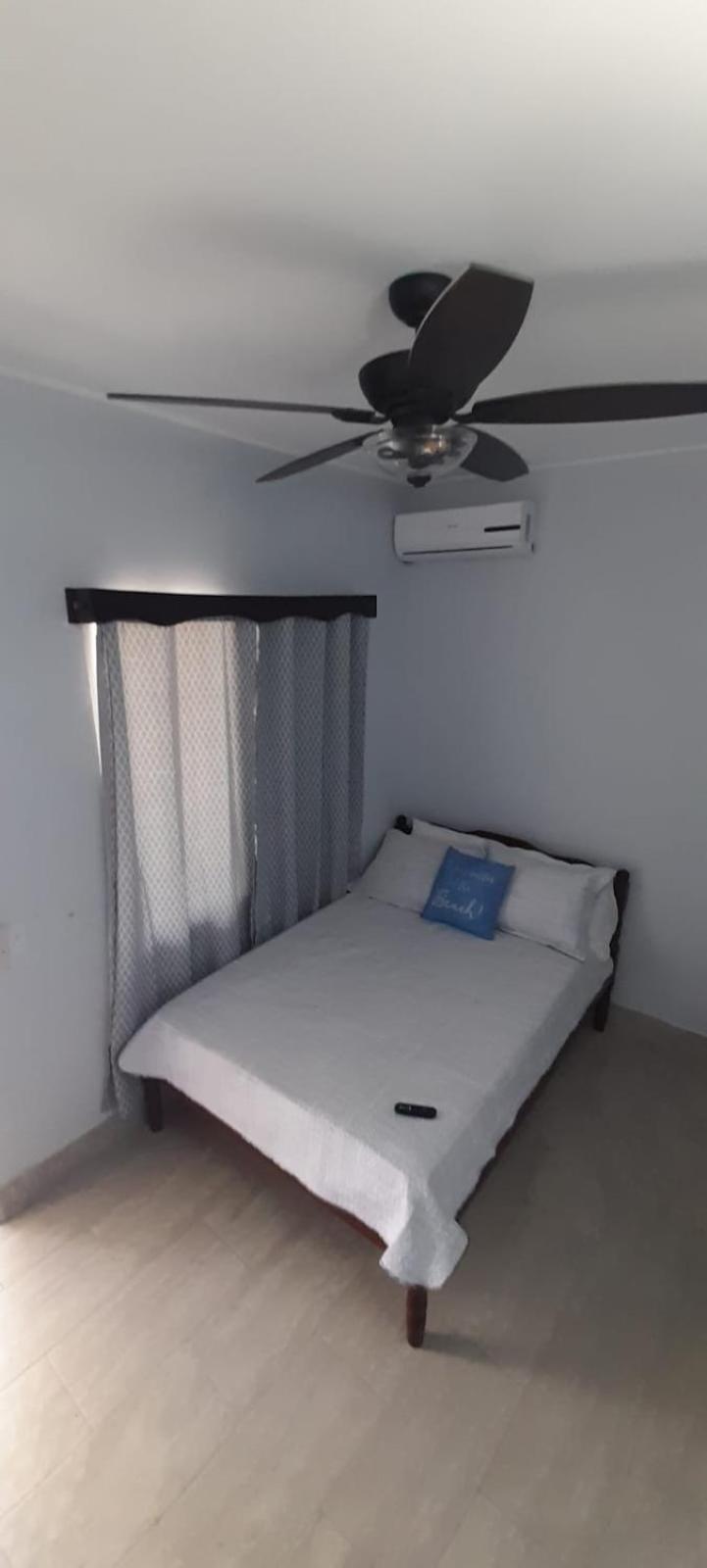 Serenade Hotel Placencia Экстерьер фото