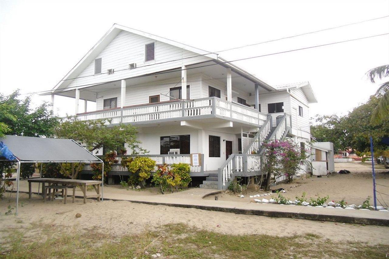 Serenade Hotel Placencia Экстерьер фото