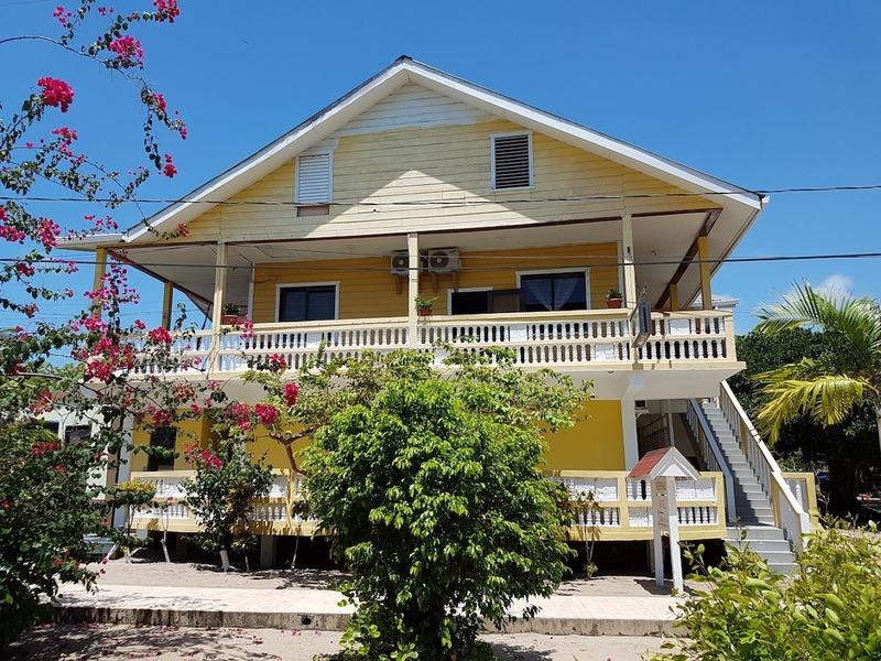 Serenade Hotel Placencia Экстерьер фото