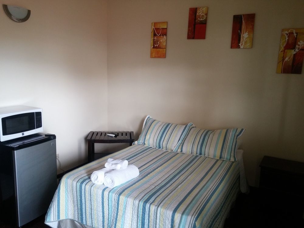 Serenade Hotel Placencia Экстерьер фото