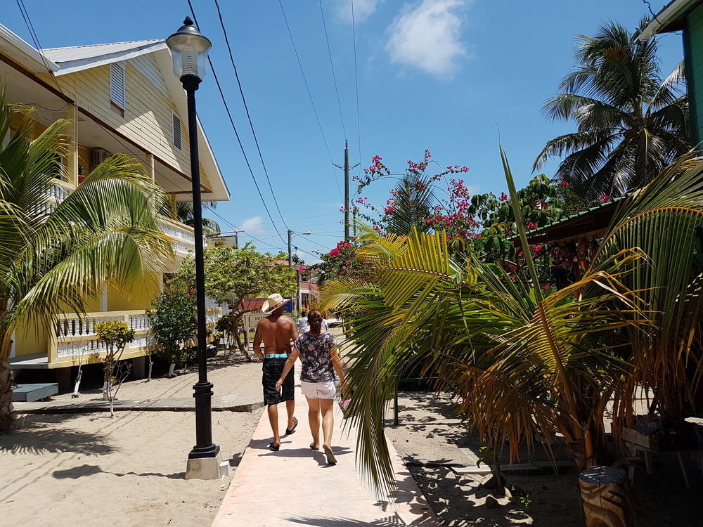 Serenade Hotel Placencia Экстерьер фото