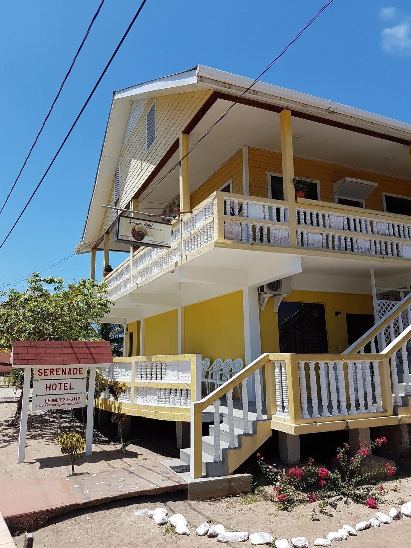 Serenade Hotel Placencia Экстерьер фото