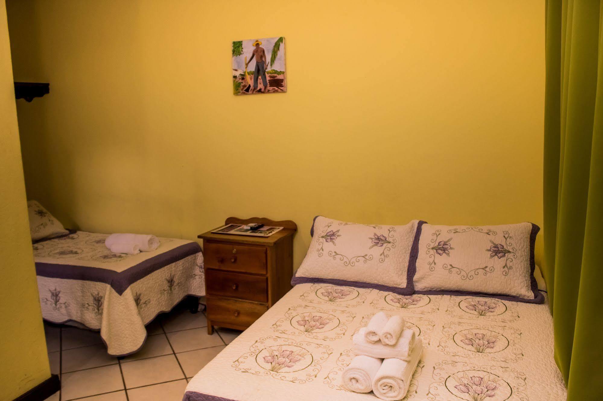 Serenade Hotel Placencia Экстерьер фото