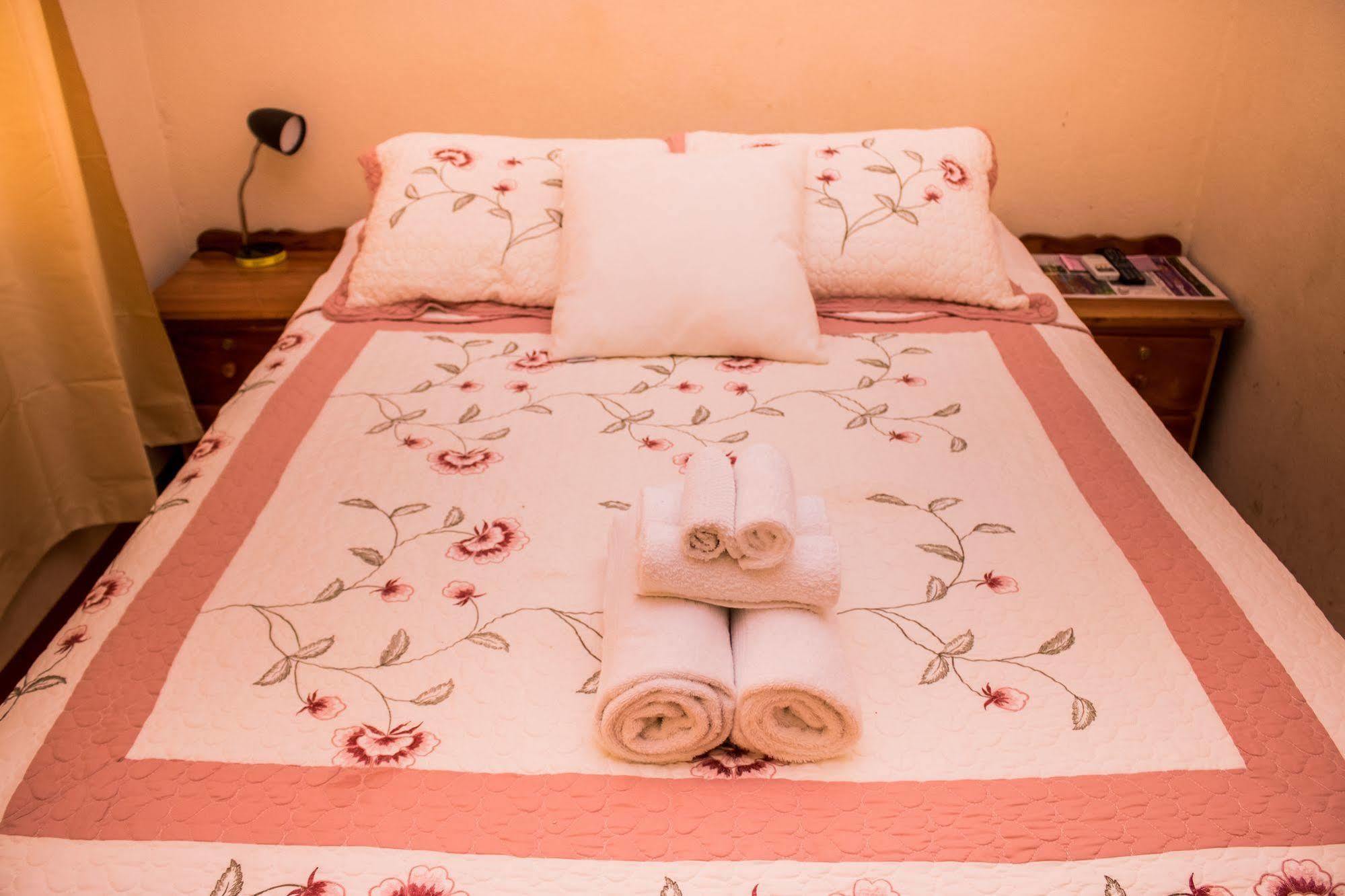 Serenade Hotel Placencia Экстерьер фото