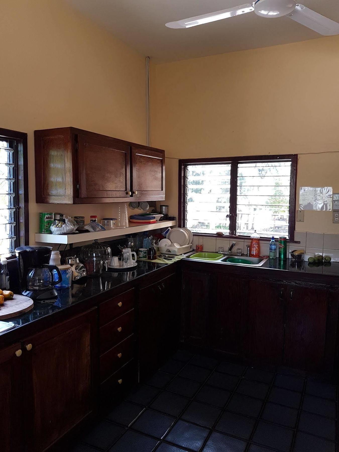 Serenade Hotel Placencia Экстерьер фото