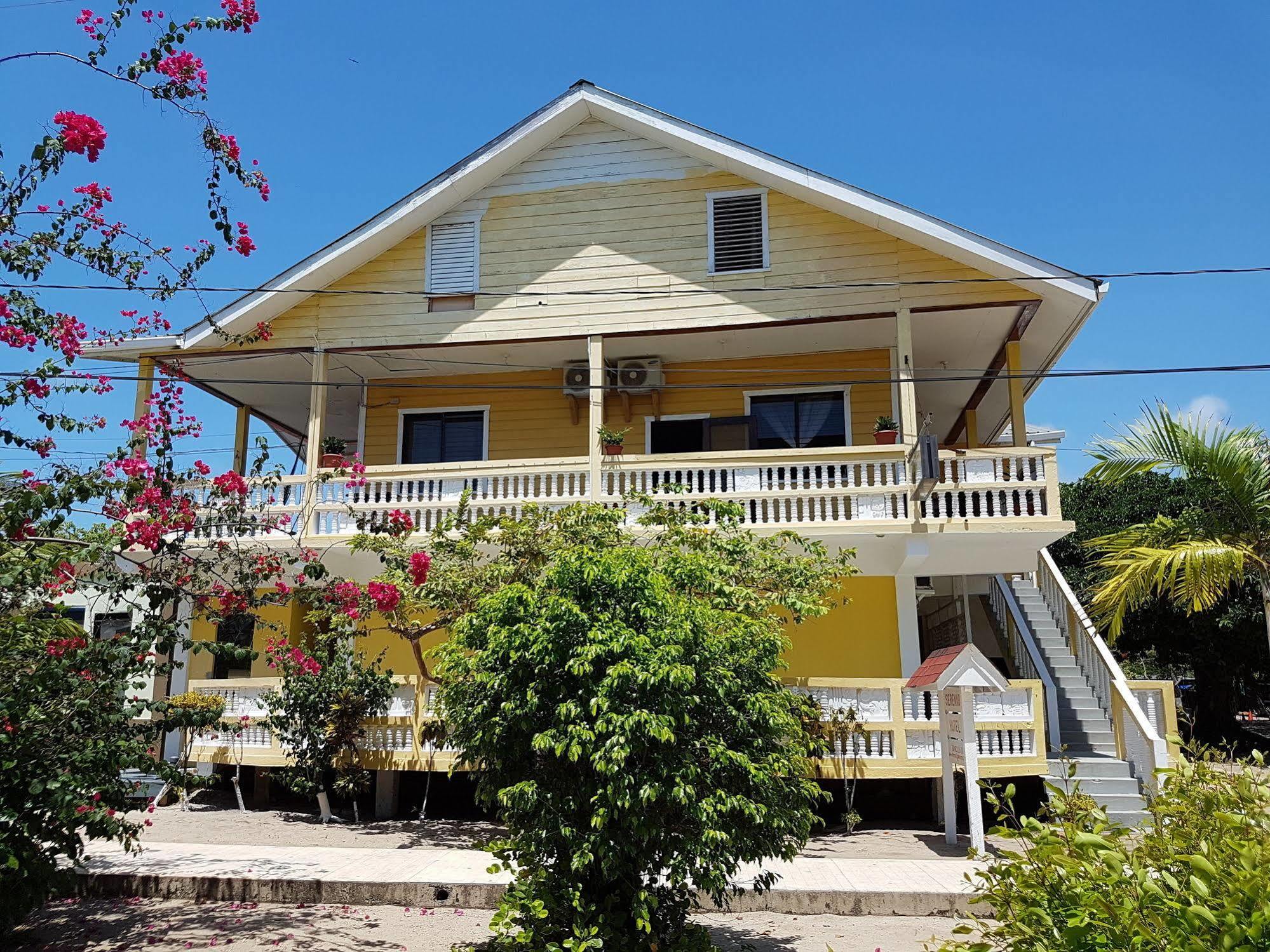 Serenade Hotel Placencia Экстерьер фото