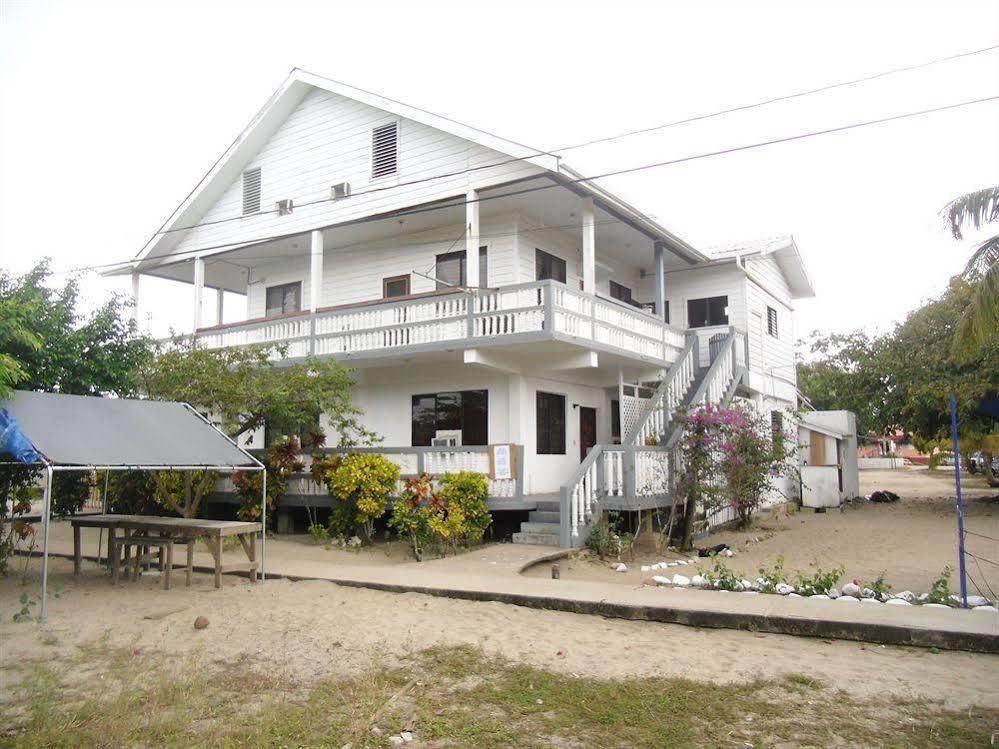 Serenade Hotel Placencia Экстерьер фото
