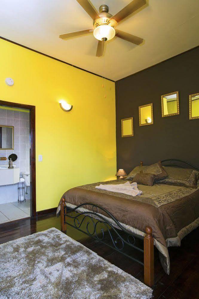 Serenade Hotel Placencia Экстерьер фото